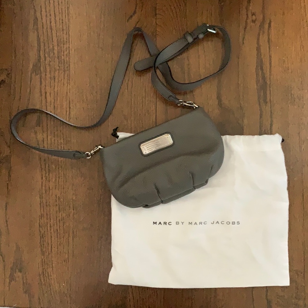 Marc by Marc Jacobs New Q Percy Cross-Body Bag Grey